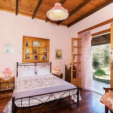 Holiday home Angela Country House Marmaron (Corfu)